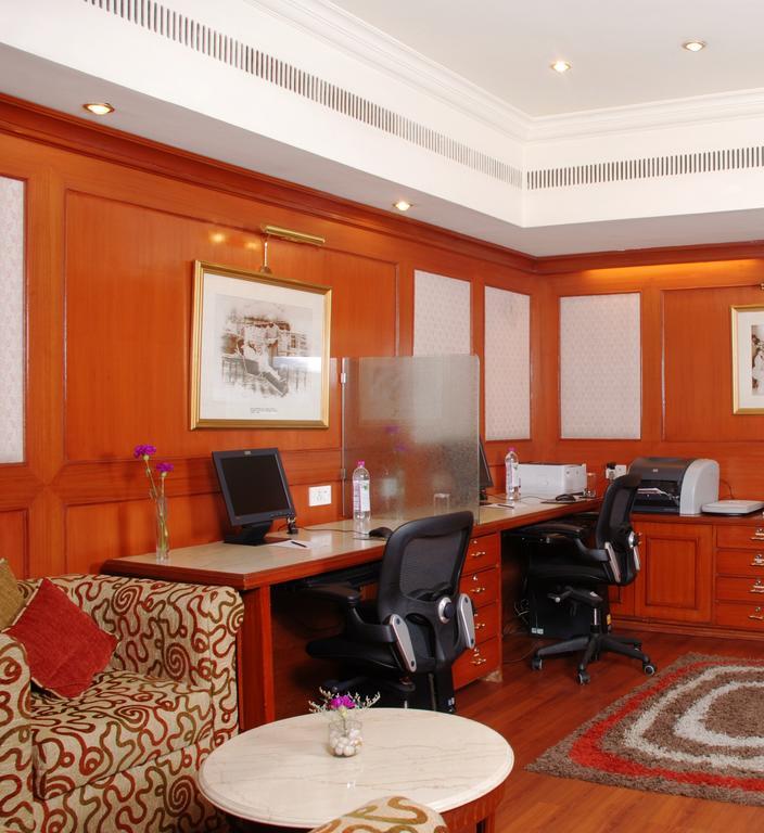 Отель Taj Banjara Хайдарабад Экстерьер фото Business Center