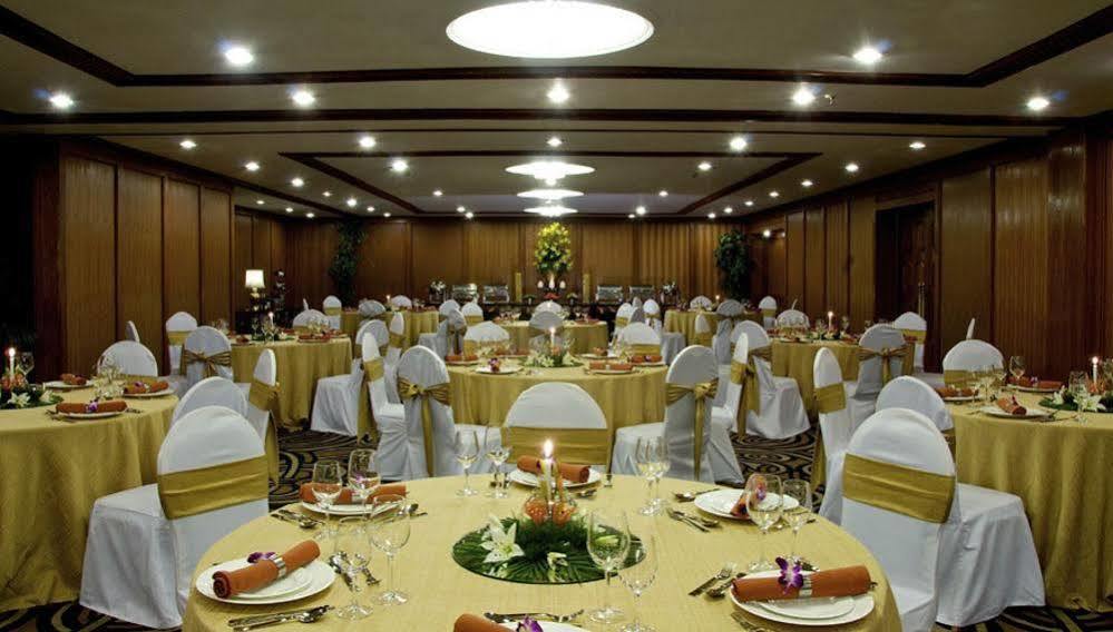 Отель Taj Banjara Хайдарабад Ресторан фото A banquet hall