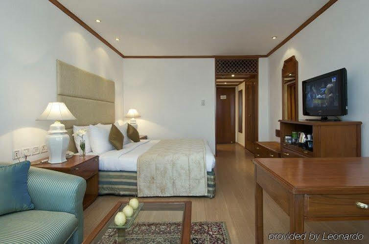 Отель Taj Banjara Хайдарабад Экстерьер фото A room at the Taj Bengal